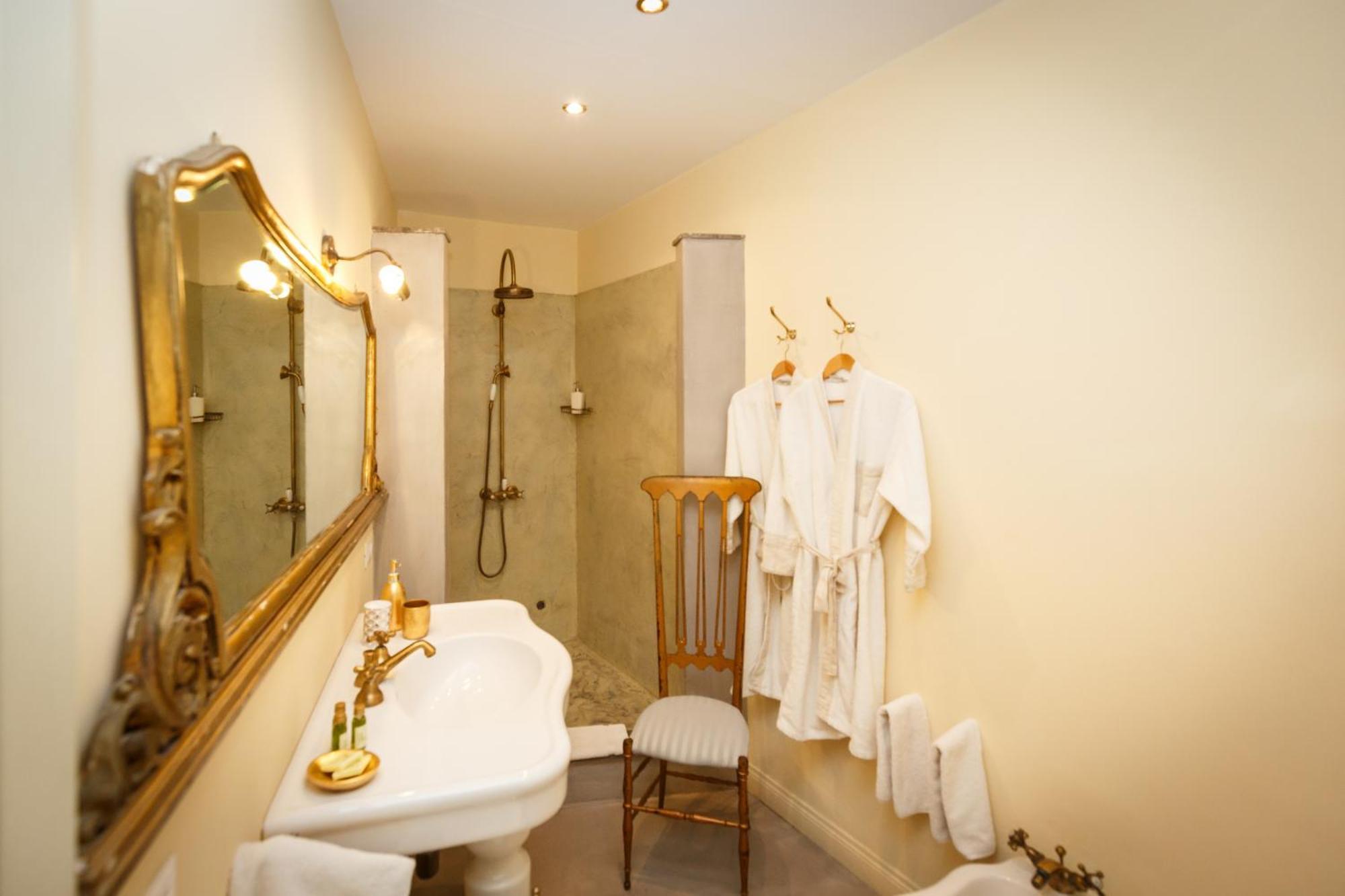 Bb 22 Charming Rooms & Apartments Palermo Bagian luar foto