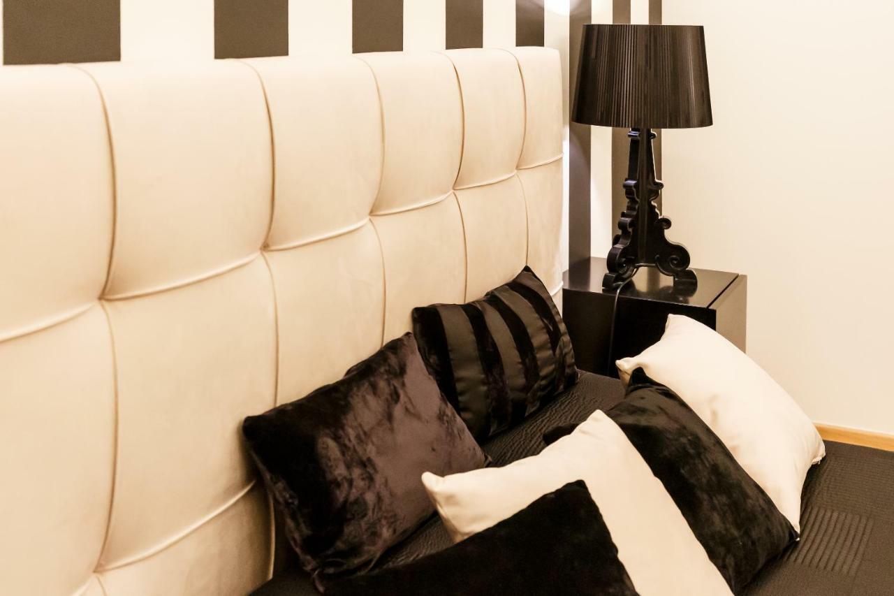 Bb 22 Charming Rooms & Apartments Palermo Bagian luar foto